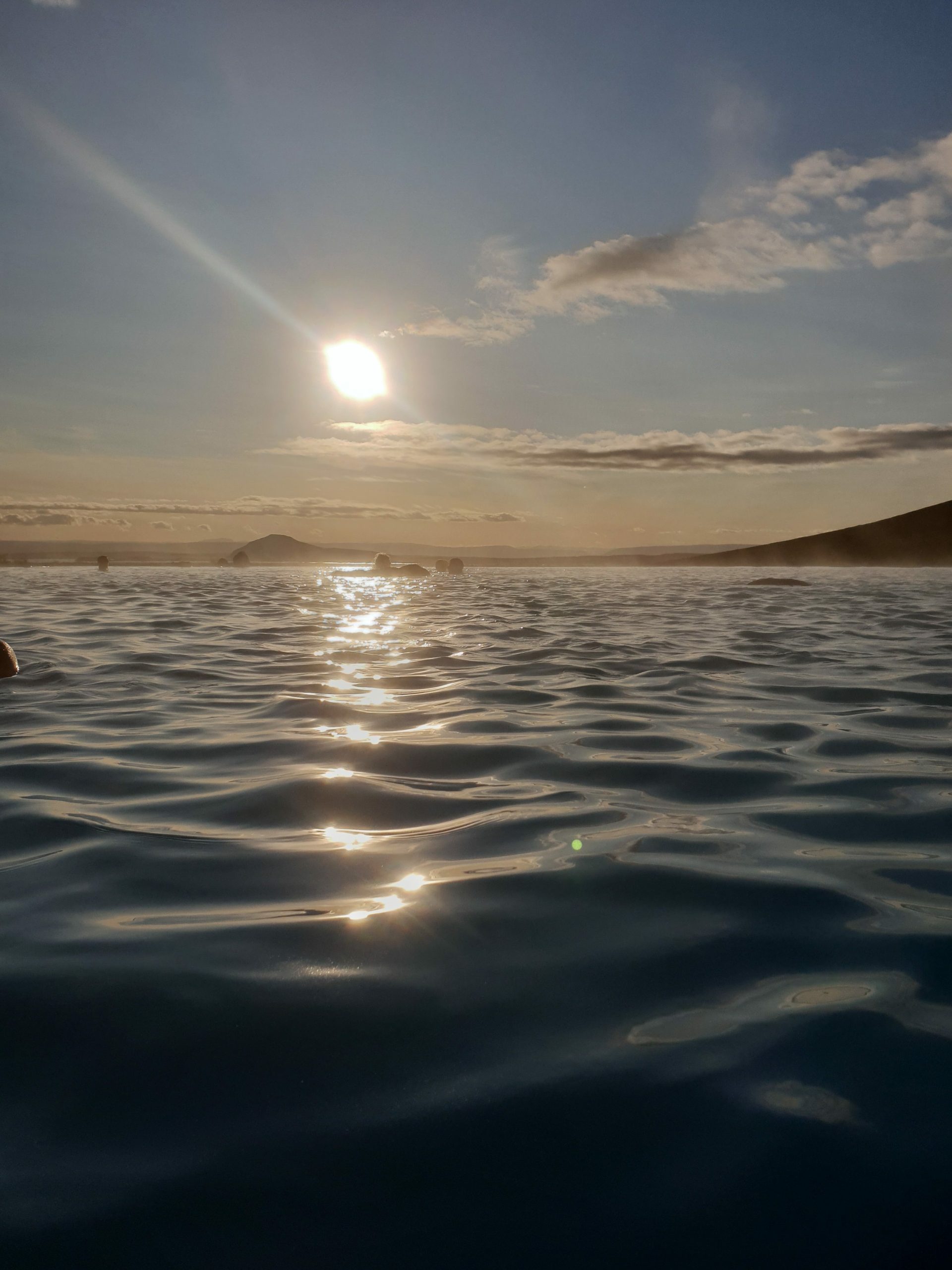 Mývatn Nature Baths met ondergaande zon