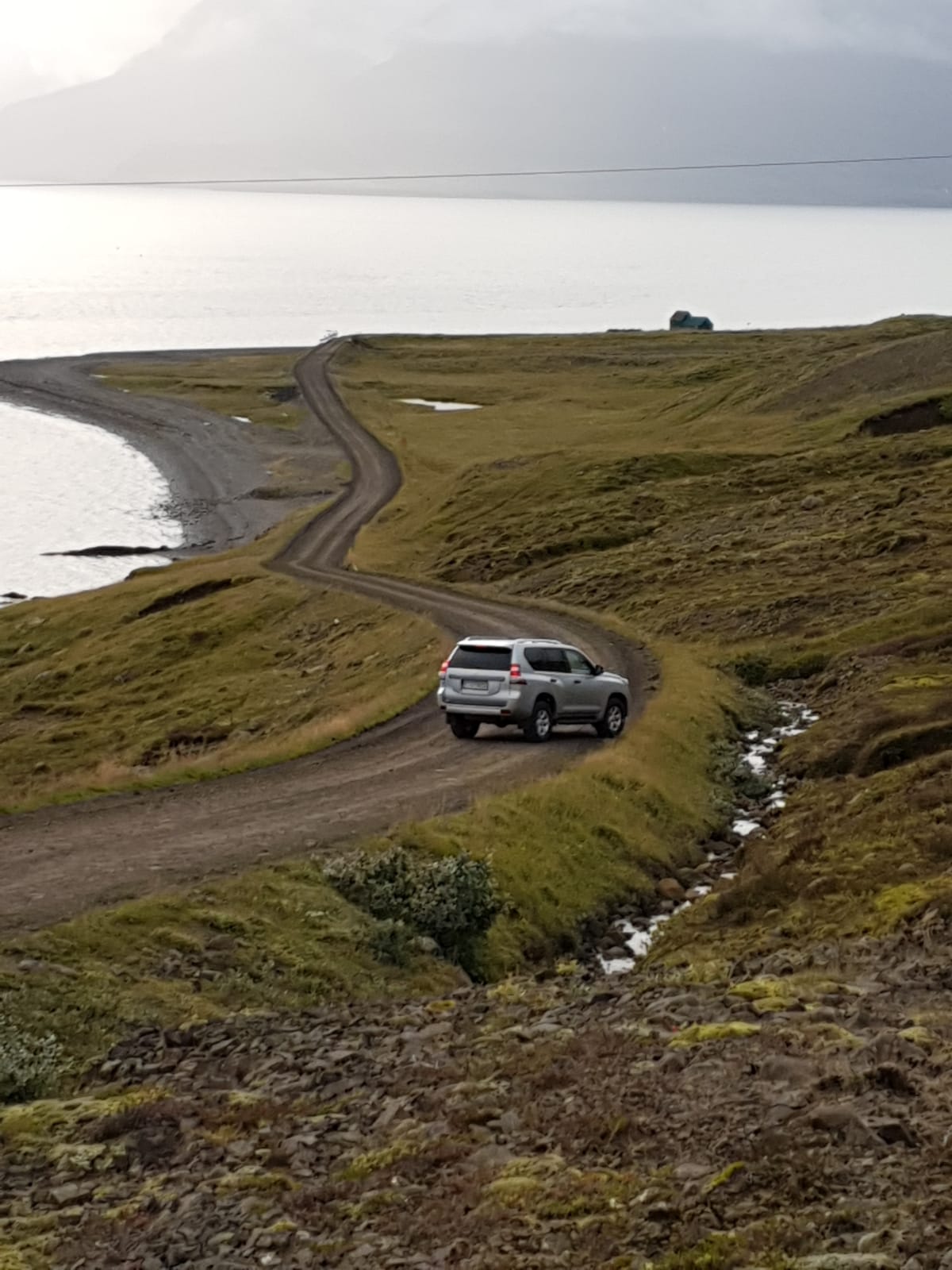 IJsland inspiratie studiereis onderweg op een verlaten stuk