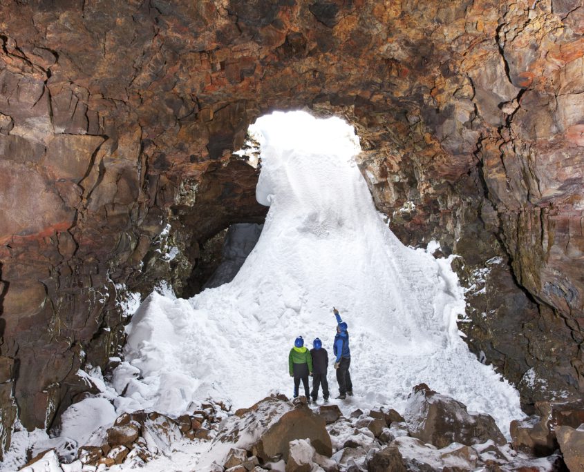 Lava Tunnel Raufarhólshellir Sneeuw - Excursies IJsland