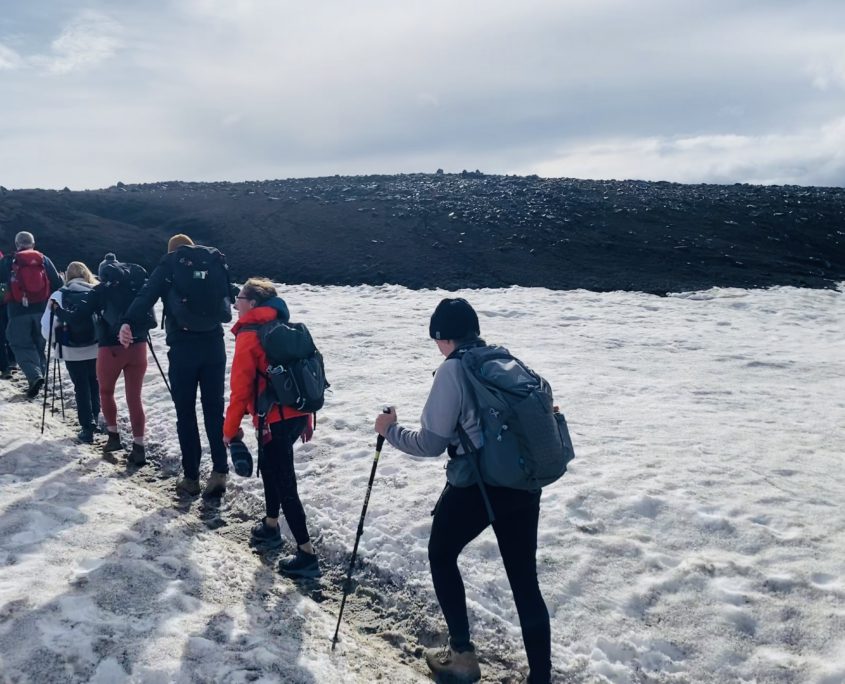 Laugavegur Groepsreis Anna Rottier - 1 aug - wandelen door de sneeuw